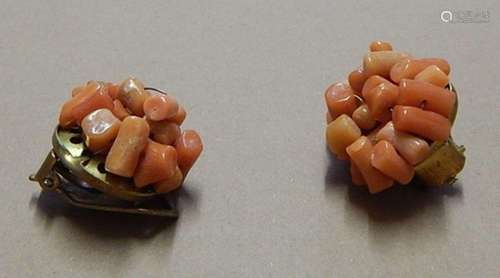 Pair of bar coral stud e