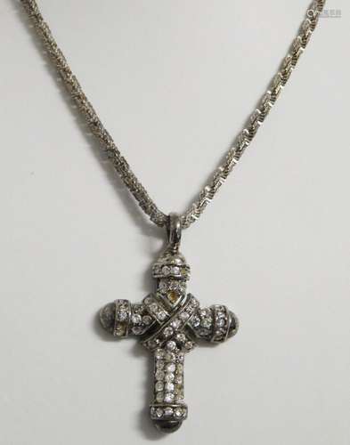 Necklace with cross pendan