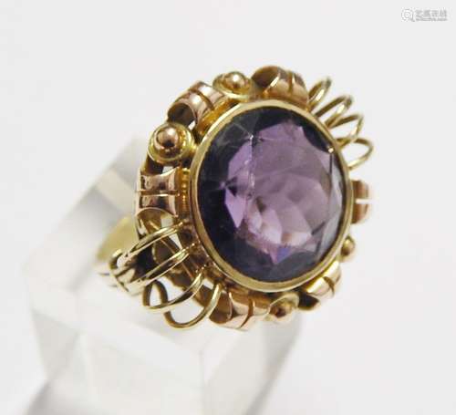 Ladies ring with large ame