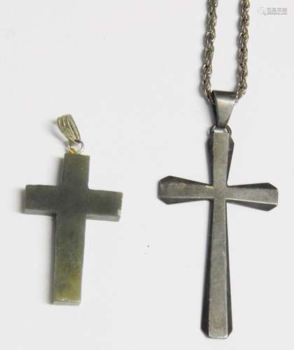 Necklace with cross pendan