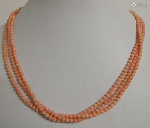 3-row necklace with coral