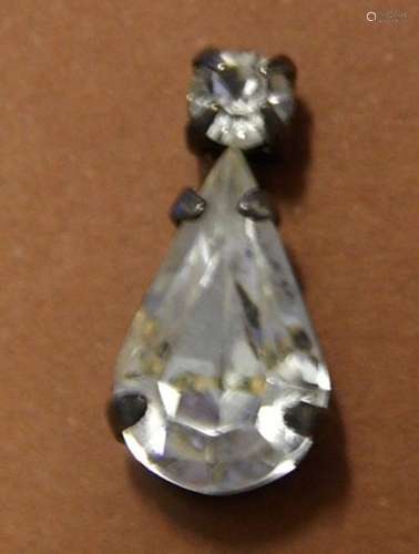 Pendant with cubic zirconi