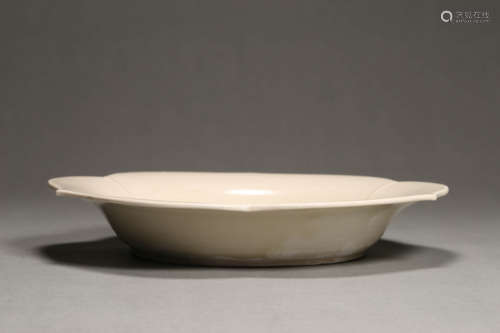 Ding Ware Lobed Plate