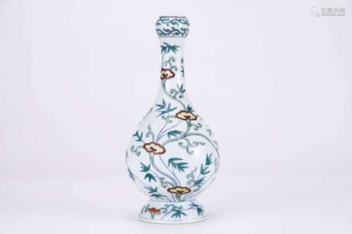 Doucai Glaze Flower Garlic-Head-Shaped Vase