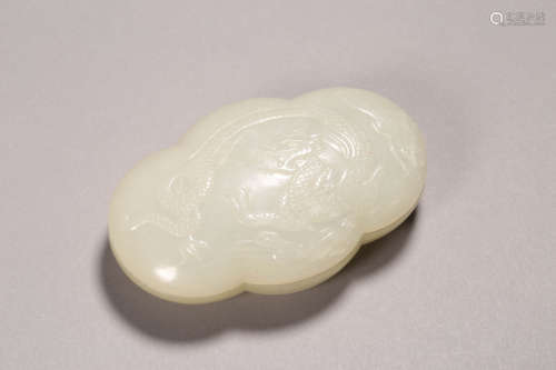 White Jade Dragon Begonia-Shape Box and Cover