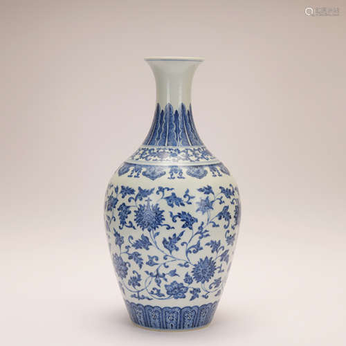 A blue and white 'floral' vase