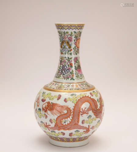 A famille-rose allite red glazed 'dragon' vase