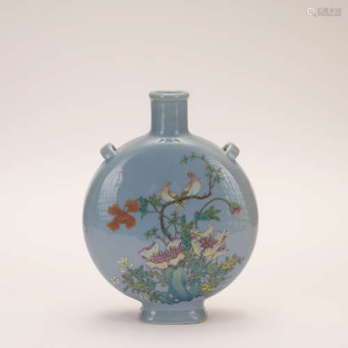 A Long quan famille-rose 'floral and birds' moonflask