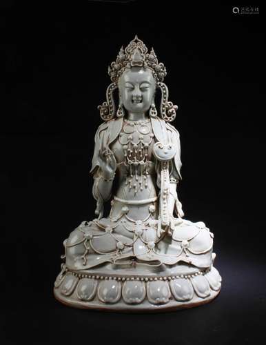 A YINGQING SEATED GUANYIN STATUE