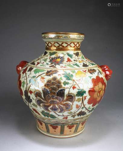 CHINESE PORCELAIN JAR