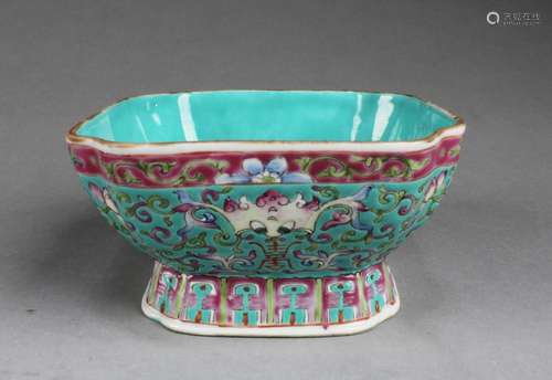 CHINESE FAMILLE ROSE PORCELAIN BOWL