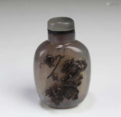 CHINESE AGATE SNUFF BOTTLE