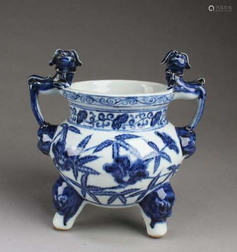 CHINESE PORCELAIN TRIPOD CENSER