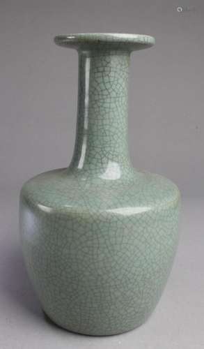 CHINESE PORCELAIN VASE