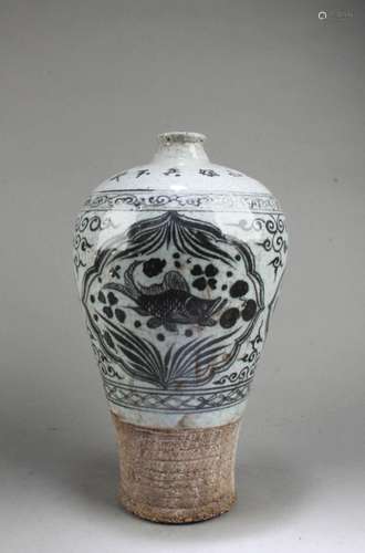 CHINESE PORCELAIN MEIPING VASE