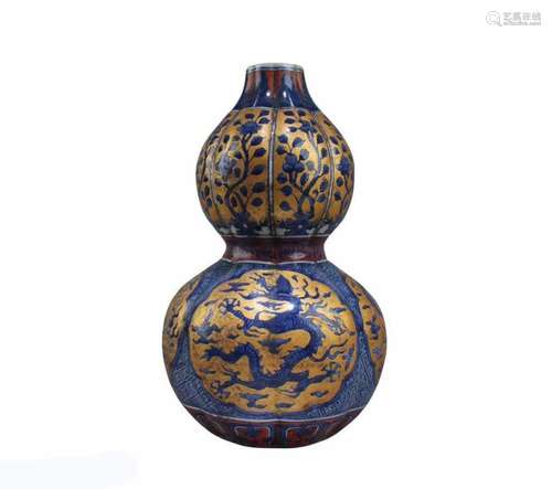 CHINESE PORCELAIN DOUBLE GOURD VASE