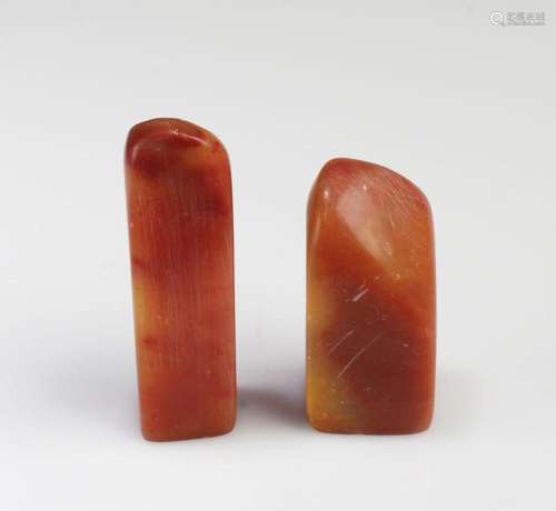 A GROUP OF TWO CHINESE SOAPSTONE SEALS