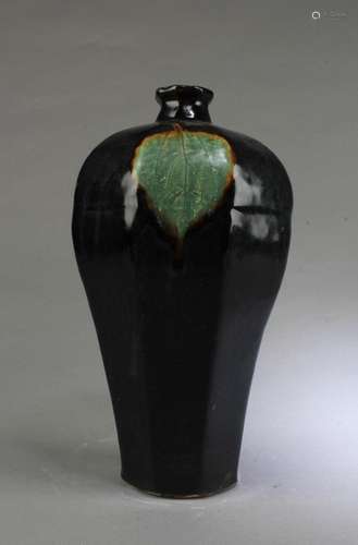 CHINESE PORCELAIN MEIPING VASE