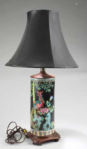 A PORCELAIN TABLE LAMP