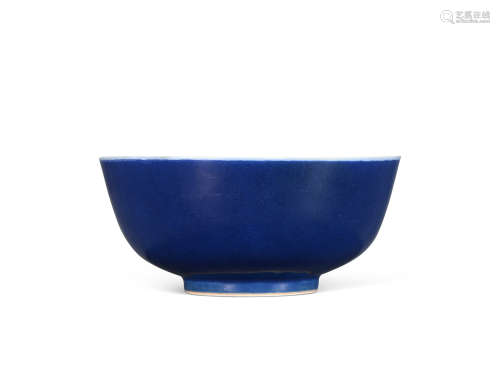 清乾隆 霁蓝釉大碗