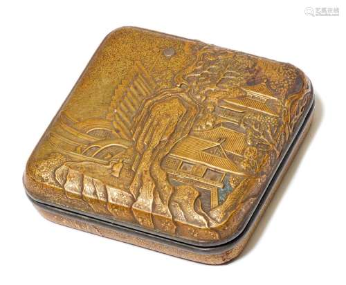 A SMALL BOX FOR INCENSE (KOBAKO).Japan, 18th/19th c. Jh. 8 ×...