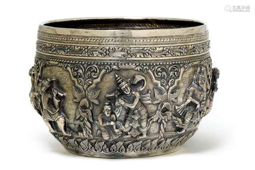 A SILVER BOWL.Burma, around 1900, Ø 18.2 cm, height 14 cm, w...