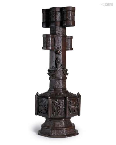 A VERY LARGE AND RARE BRONZE 'BAGUA' ARROW OCTAGONAL VASE, T...