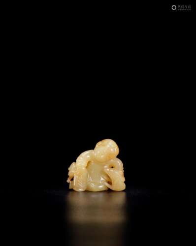 A YELLOW JADE 'BOY AND DOG' GROUP Qing Dynasty (2)