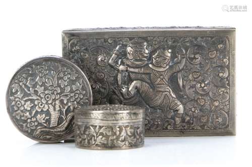 THREE EASTERN SILVER BOXES, 9.5 OZT