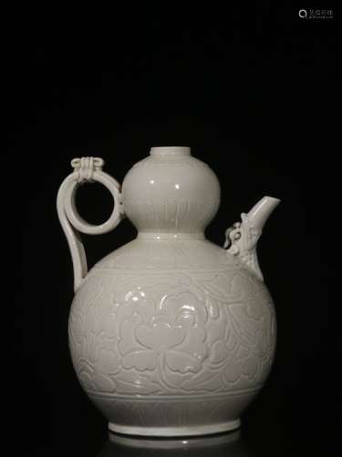 Chinese White Glazed Porcelain Ewer