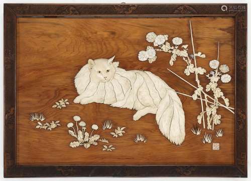Ɏ GYOKKO: AN INLAID WOOD PANEL DEPICTING A CAT AND FLOWERS