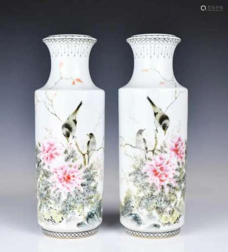 A Pair of Vases by Yu Hanqing(1904-1987)
