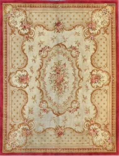 Important tapis de style Savonnerie XXe<br />
Velours en lai...