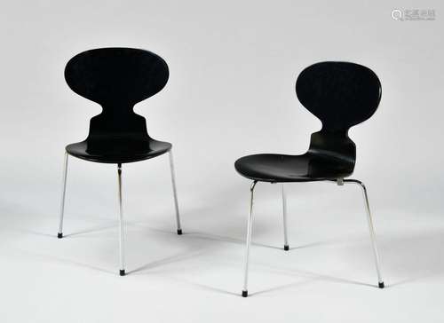 ARNE JACOBSEN (1902-1971) FRITZ HANSEN EDITEUR Modèle « Four...