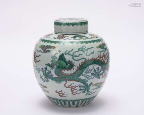 A DouCai 'dragon' jar and cover