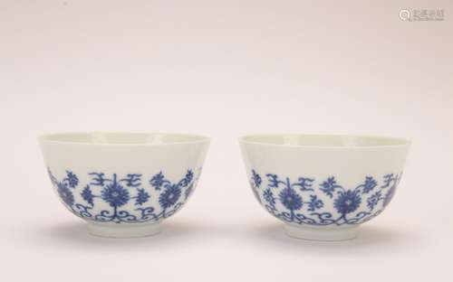 A pair of blue and white 'floral' bowl