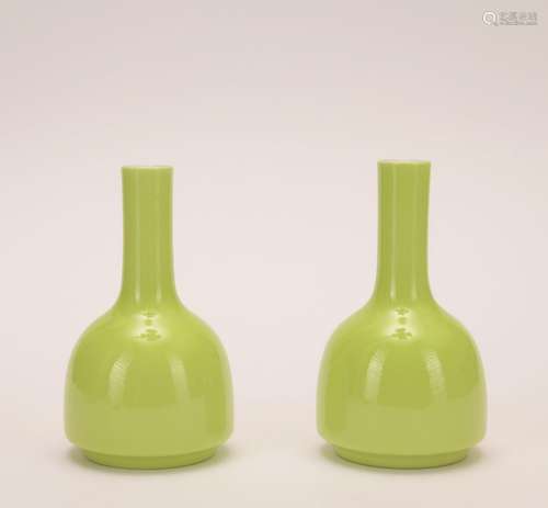 A pair of apple green glazed vase