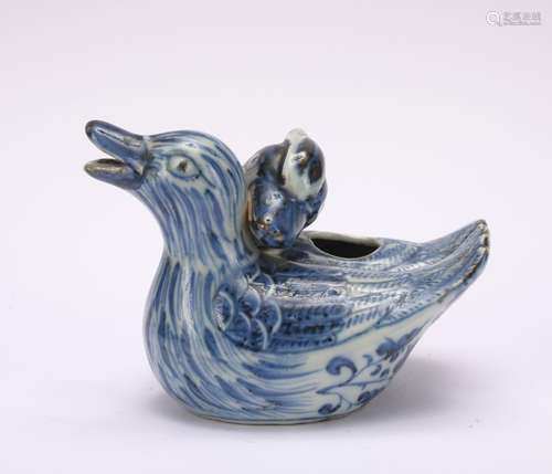 A blue and white 'mandarin duck' Shuidi