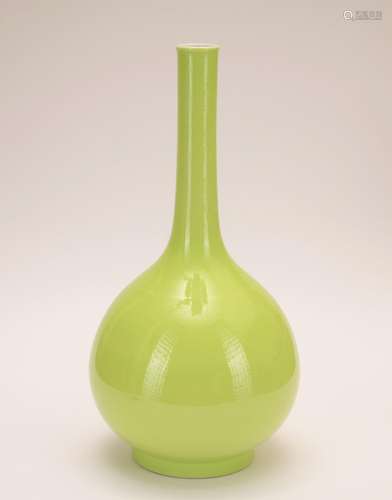 An apple green glazed vase