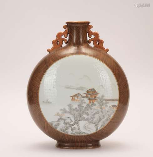 A grisaille-painted and <br />
wood grain glazed moonflask