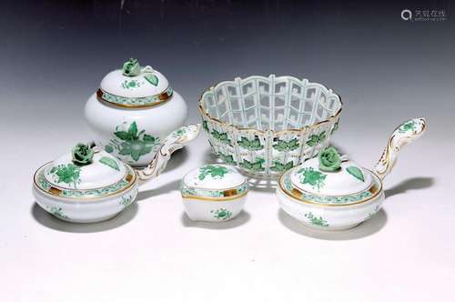 Lot of five pieces of porcelain