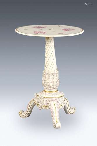 Porcelain table