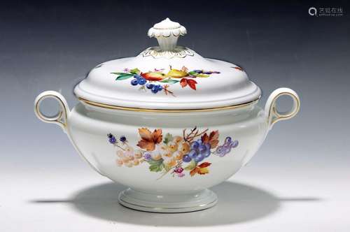 Large tureen