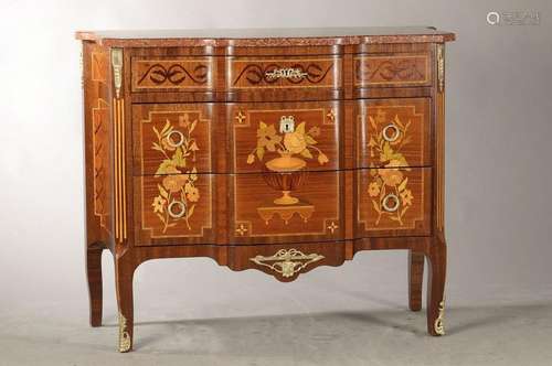 Chest of drawers in the Louis Quinze style