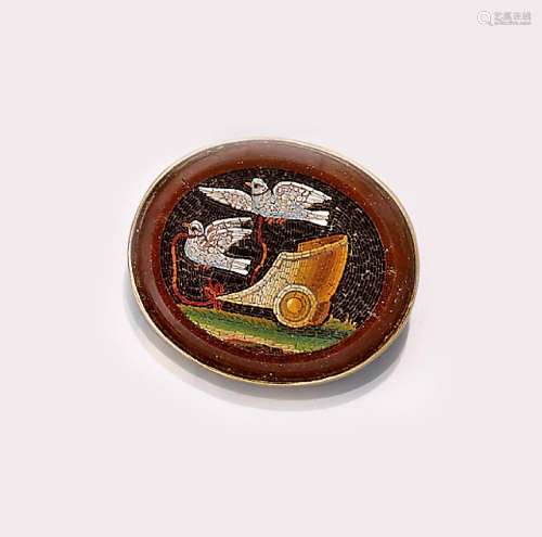 14 kt gold brooch with mosaic inlay