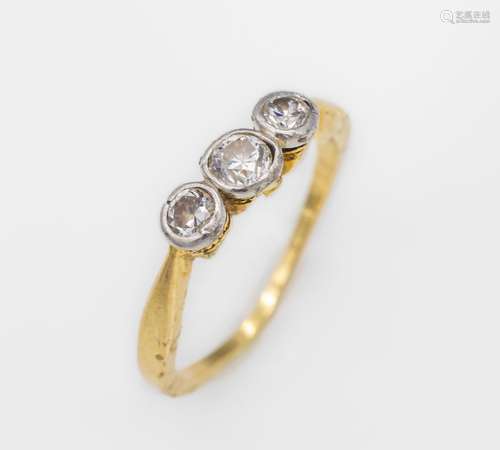 14 kt gold Art Nouveau ring with diamonds