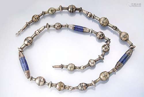 Necklace with lapis lazuli