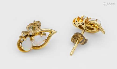 Pair of 14 kt gold opal-diamond-earrings