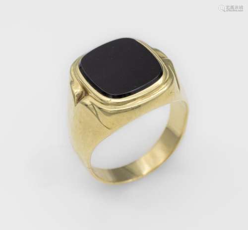 14 kt gold onyx-signet ring