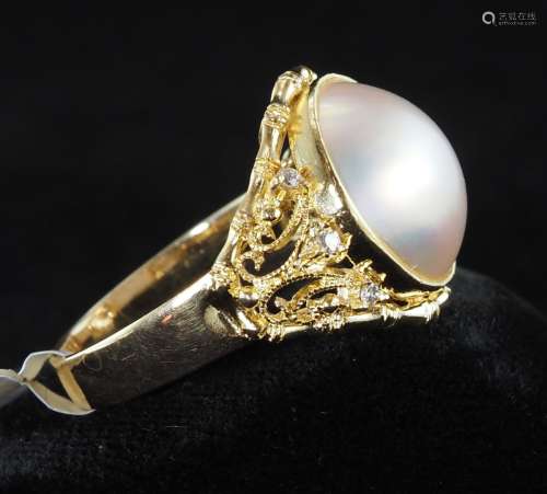 Natural cultered pearl and diamond ring